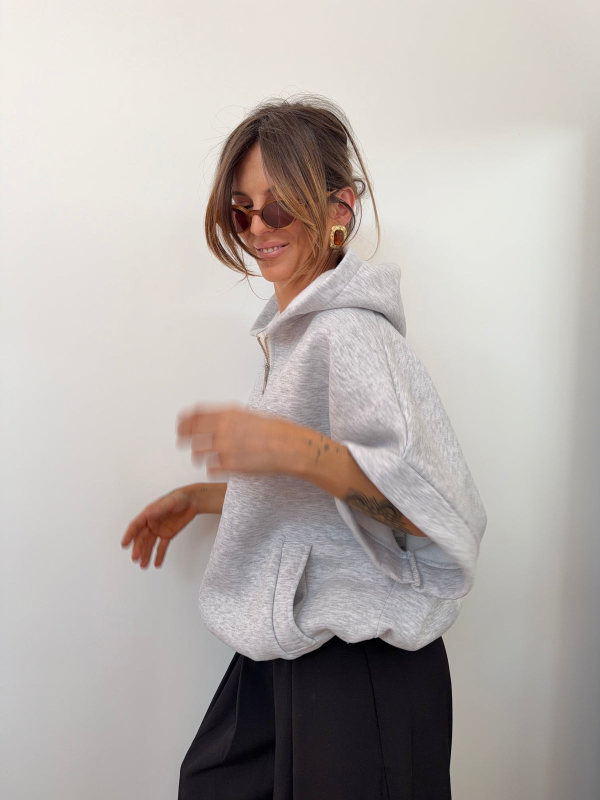 Veste sweat à zip et capuche - grise