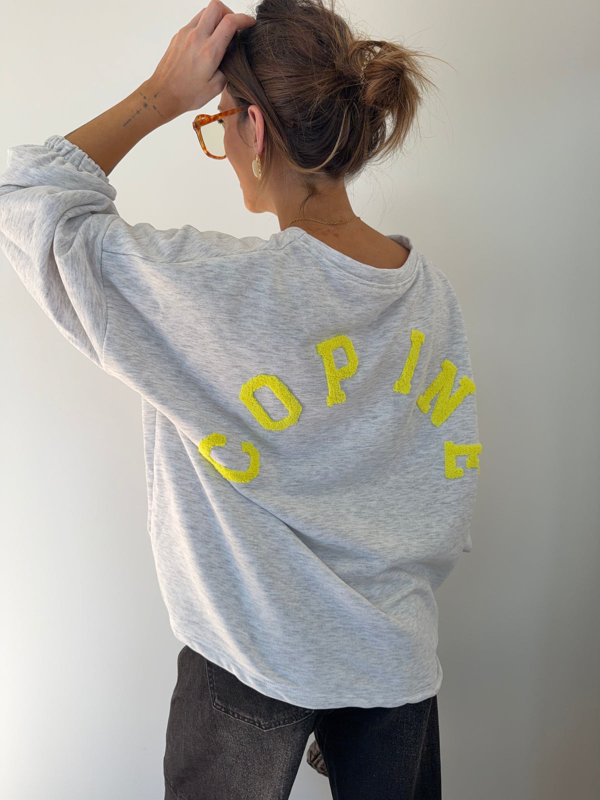 Sweat Copine - gris et jaune fluo